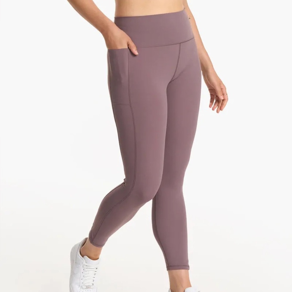 Vuori studio pocket leggings size medium